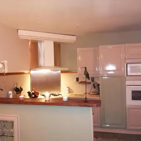 Les Farios Avec Terrasse Daire *