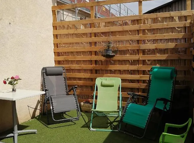 Les Farios Avec Terrasse